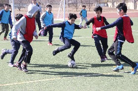 北京市新英才学校小学部第八届足球比赛——记半决赛