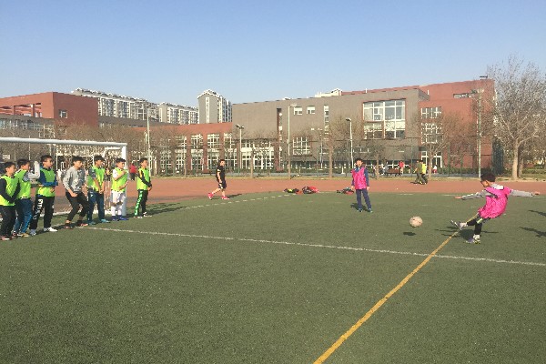 北京市新英才学校AP中心第八届足球比赛--初中