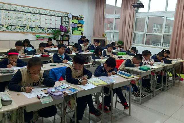 比赛获奖名单:四(1)班:胡易辰,简宇同,张知然
