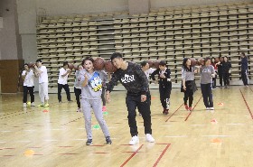 篮球运动的魅力——艺体信息中心教师拓展活动