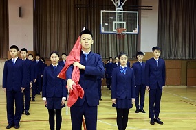 以理想之石，敲出星星之火