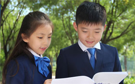 学生“玩”设计 ,   校服新颖裁！