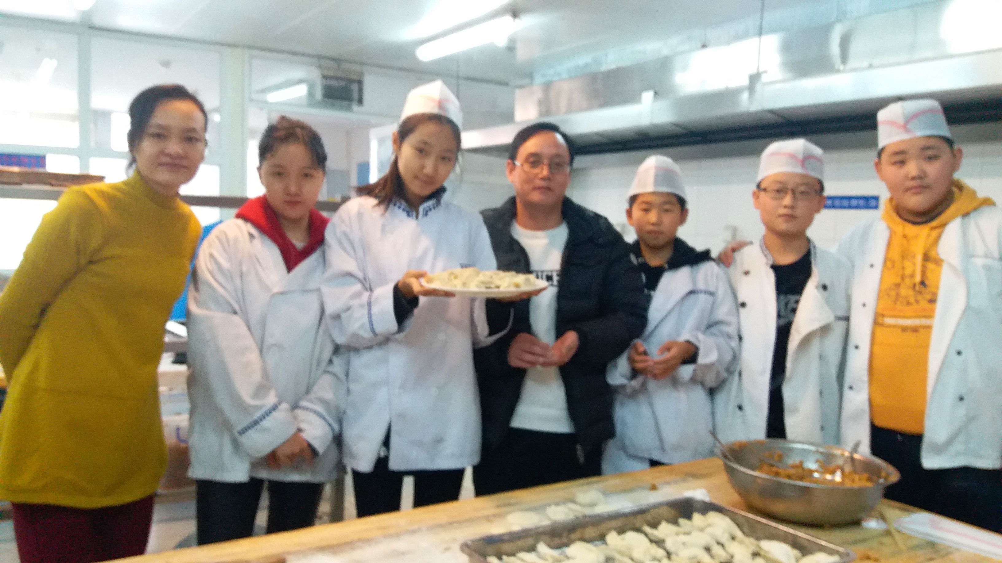周末包饺子  欢喜迎冬至