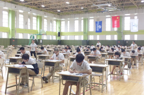剑桥国际考评部巡考官莅临剑桥中心 盛赞大考组织严谨有序历年成绩优异