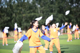 融汇中西 点燃创意—新英才学校第十一届运动会开幕